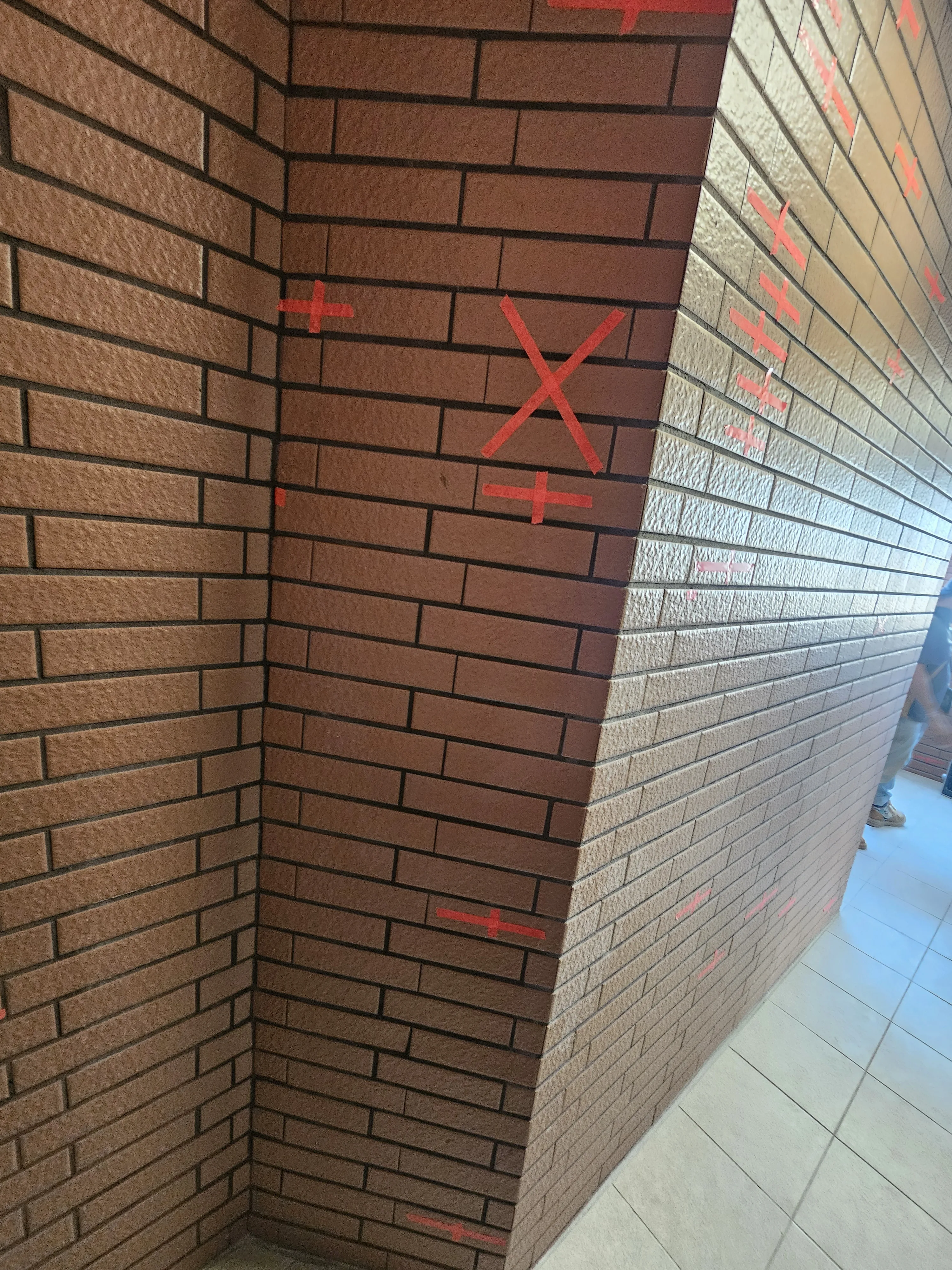 琢木室內裝修 彰化頂樓新成屋驗屋 磁磚空鼓敲擊檢測標記X記號紀錄