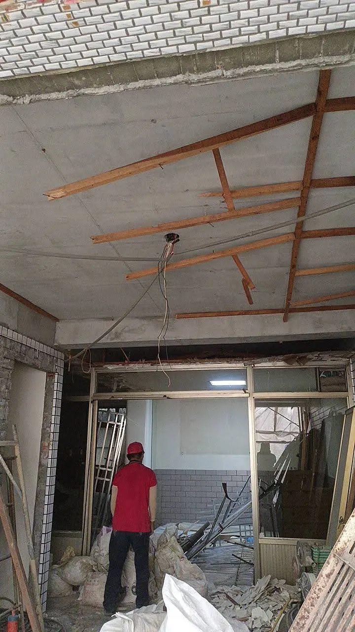 彰化北斗老透天翻新 拆除工程 拆到見結構 師傅現場 老屋翻新施工紀錄